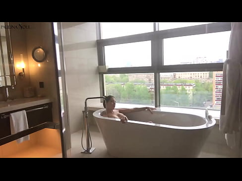 ❤️ Ogromna bejba strastno drka svojo pičko v kopalnici ️ Sex video na sl.pornsexer.ru ﹏